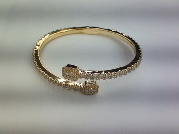 10K 5.96-7.40CT D-BANGLE